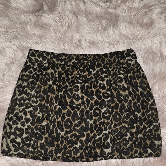 Forever 21 Animal Print Mini Skirt - Picture 1 of 4